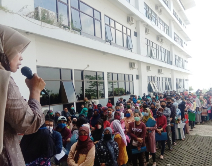 Di Kabupaten Bandung Barat Pendaftaran BLT UMKM Membludag